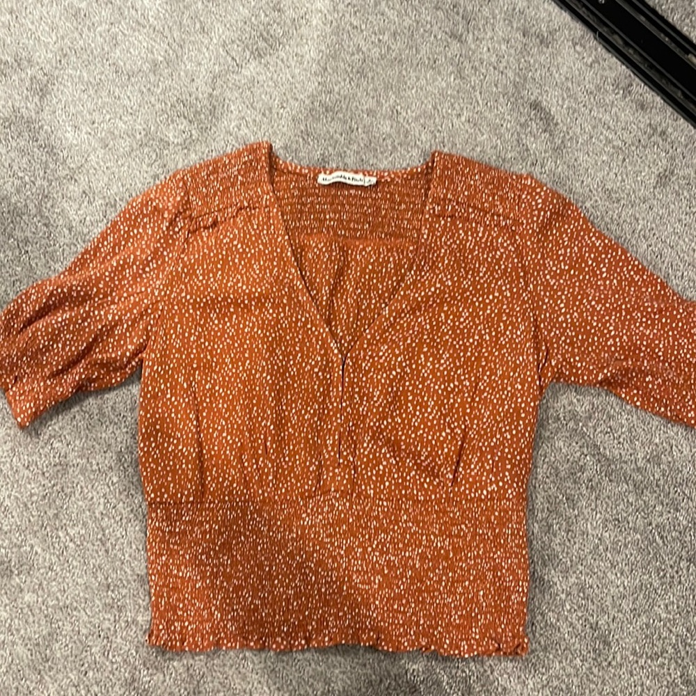 Abercrombie short sleeve blouse top.